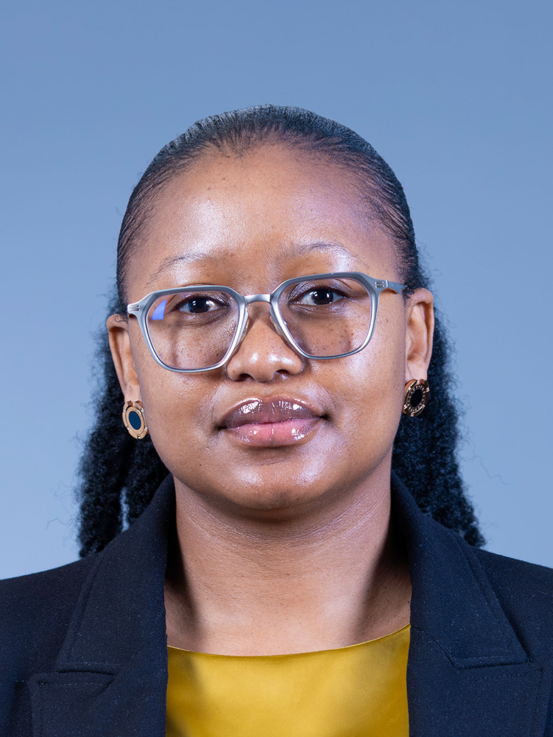 Mrs M Mmereki